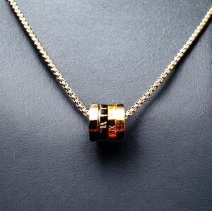 Stainless steel round open pendant